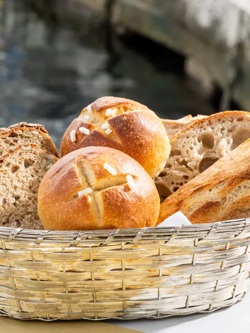 Brot und Gebäck aus unserer eigenen Bäckerei
