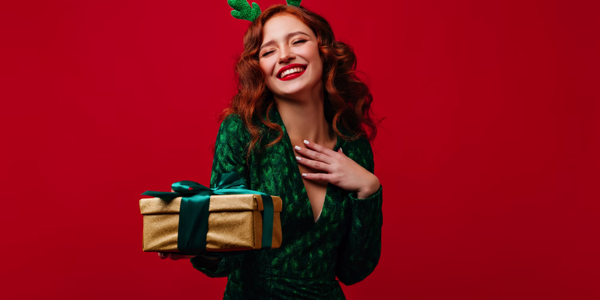 Weihnachtsgeschenk, © Look Studio, Unsplash